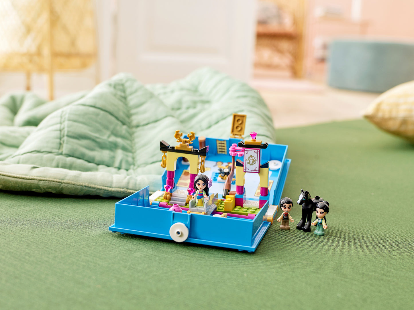 Mulan's Storybook Adventures