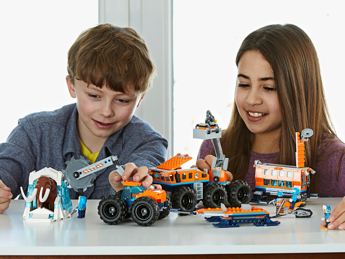 Arctic Mobile Exploration Base