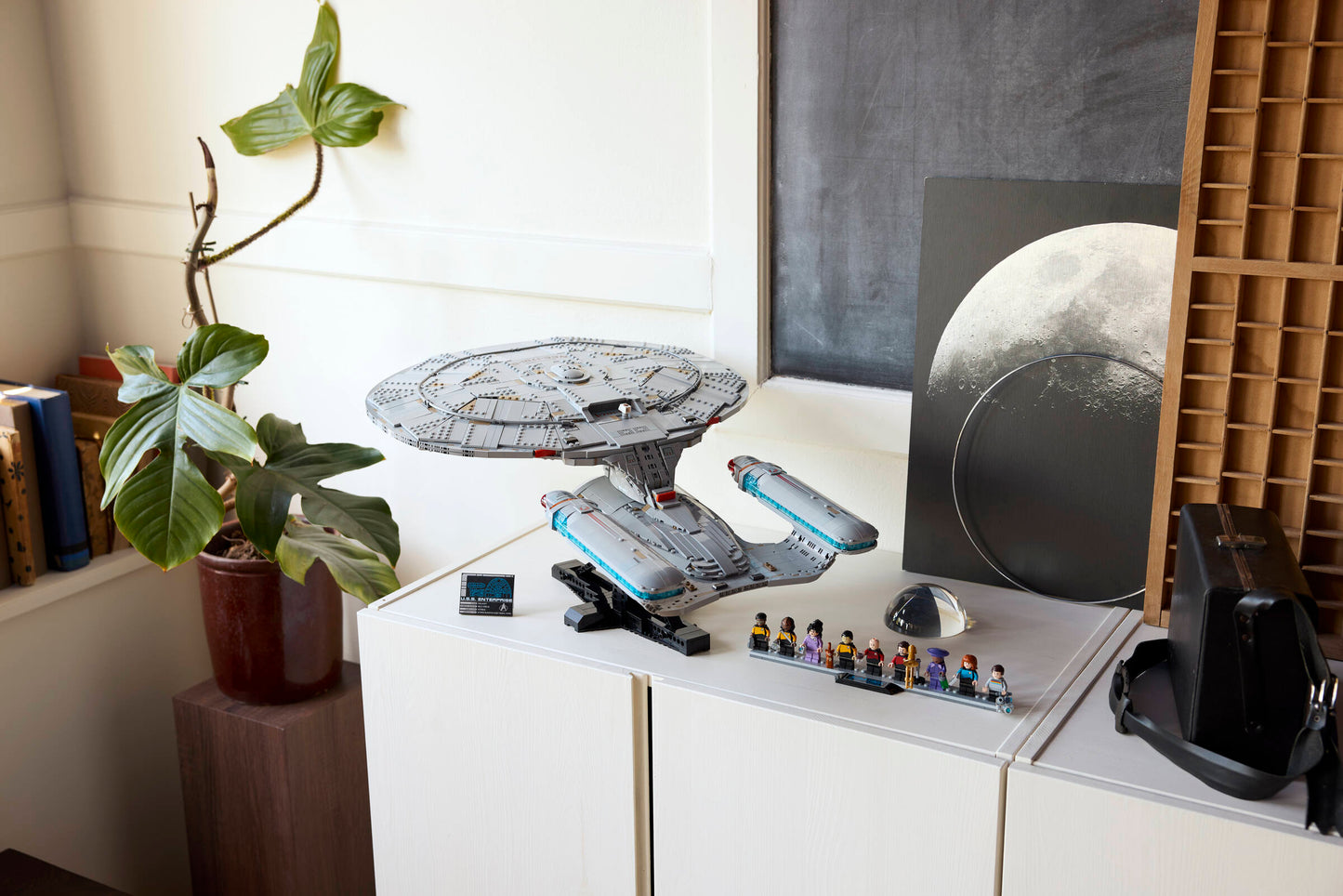 Star Trek: U.S.S. Enterprise NCC-1701-D™
