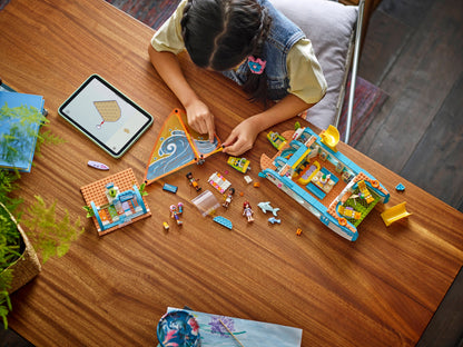 Travel Boat Adventure