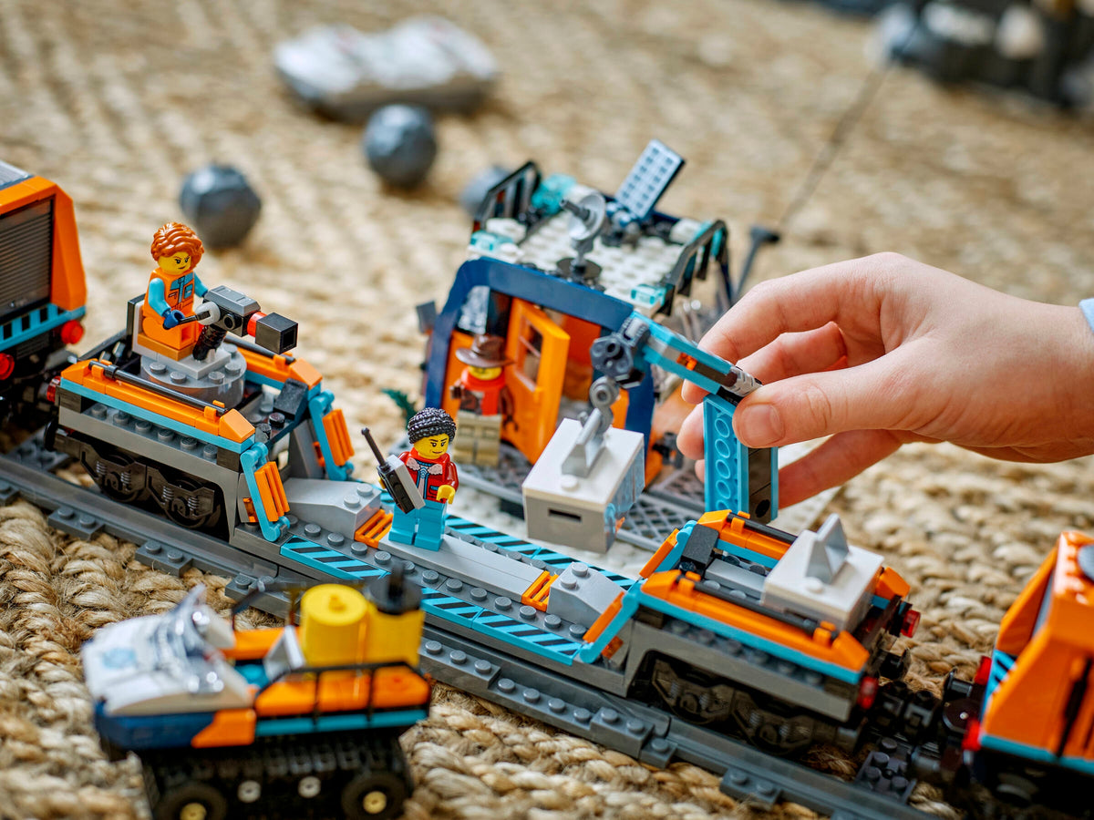 Explorer Train