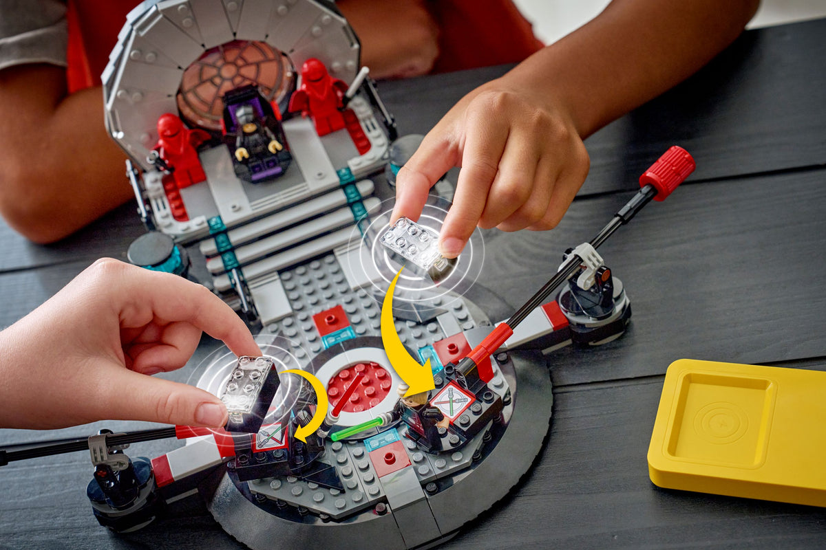 SMART Play™: Throne Room Duel & A-Wing™
