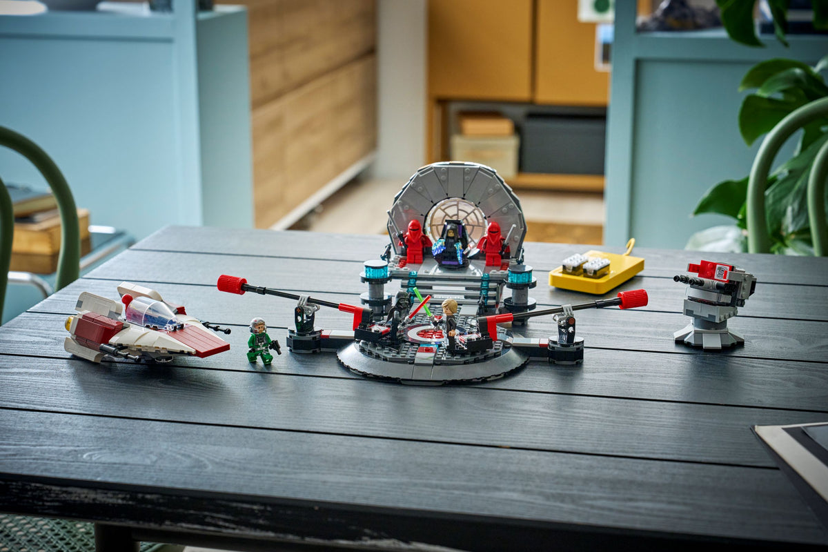 SMART Play™: Throne Room Duel & A-Wing™