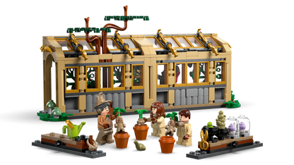 Hogwarts™ Castle: Herbology Class
