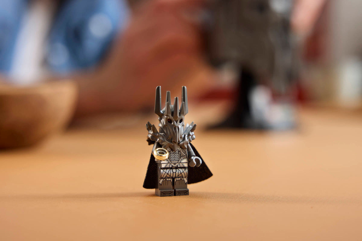The Lord of the Rings: Sauron's Helmet