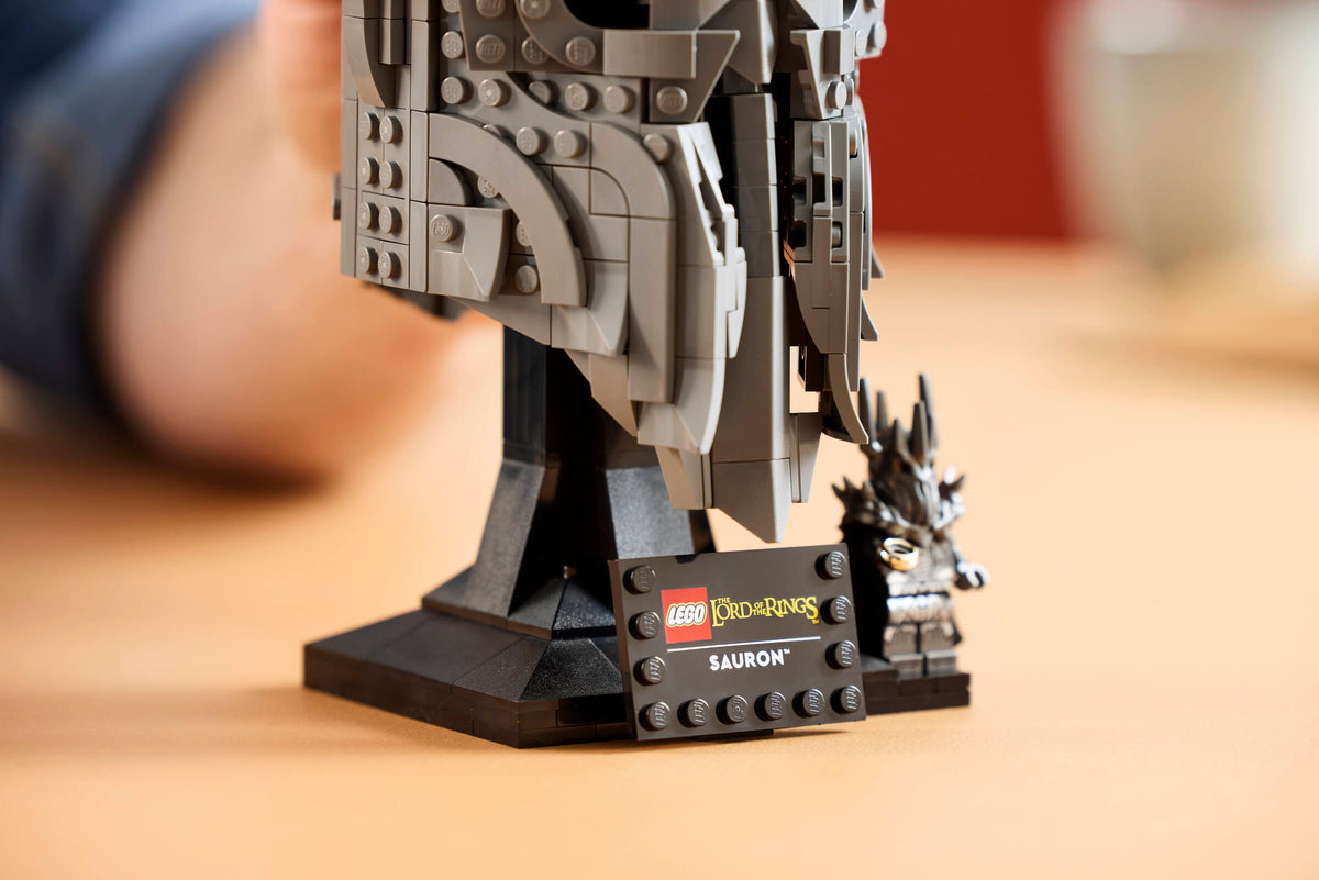 The Lord of the Rings: Sauron's Helmet