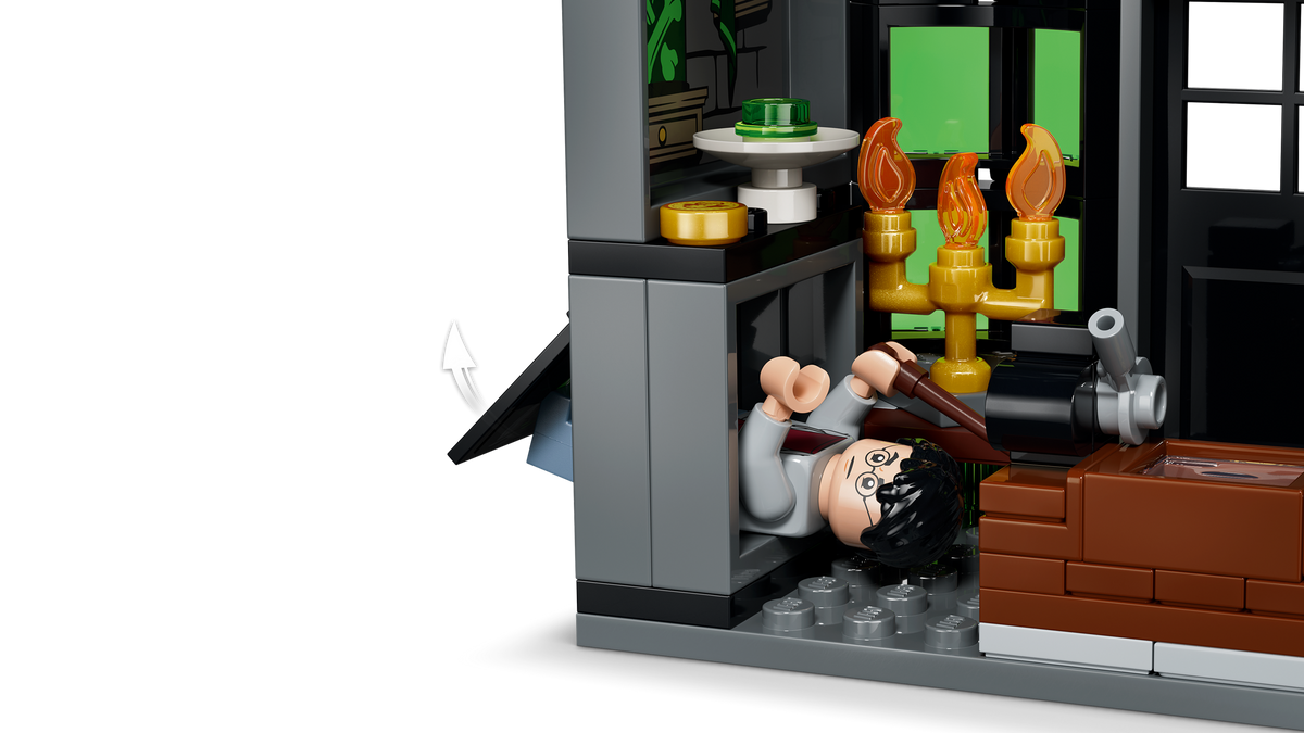 Knockturn Alley™ Wizarding Shops