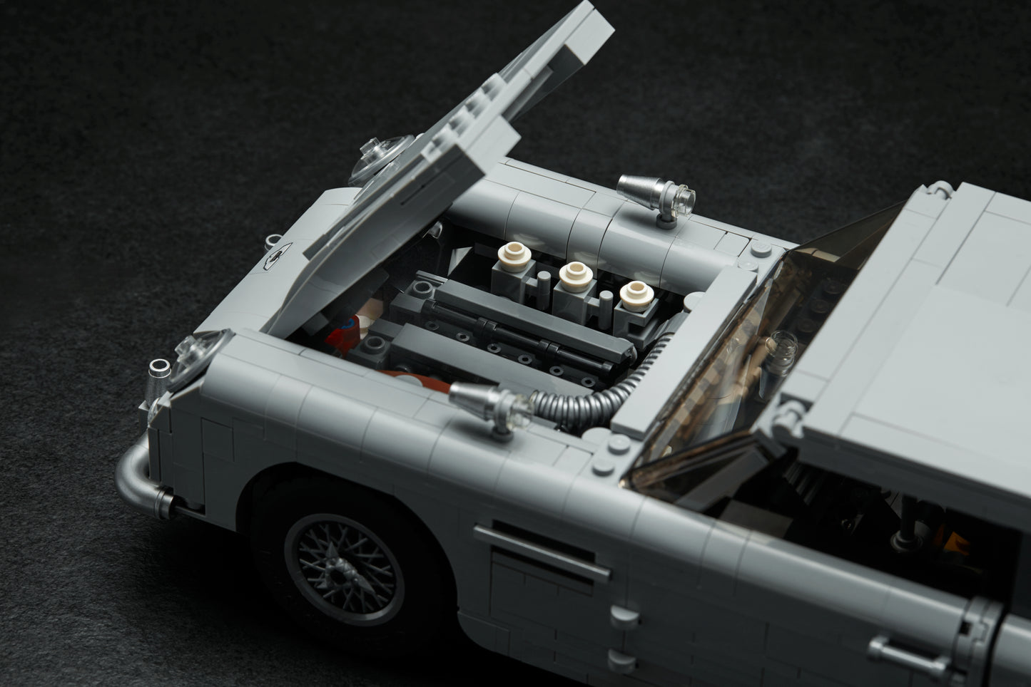 James Bond Aston Martin DB5